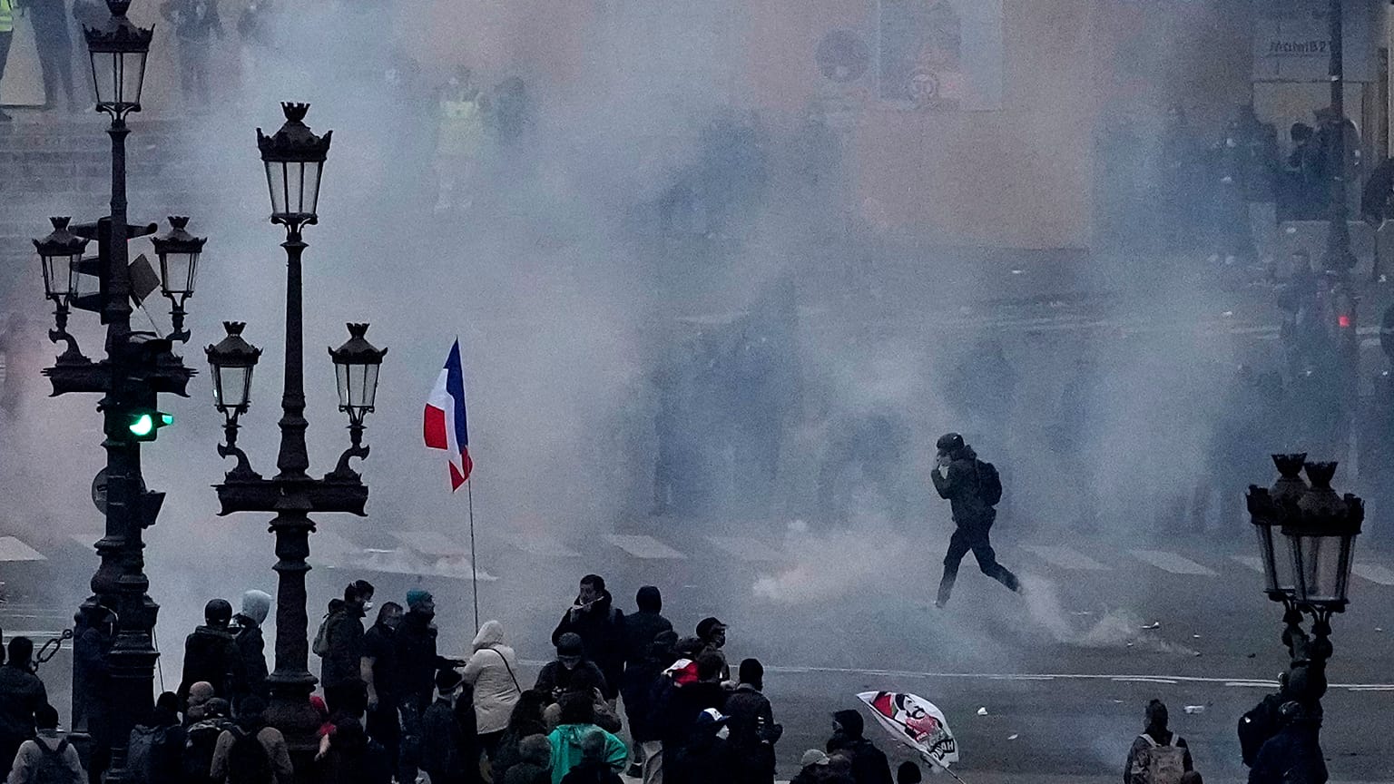 Paris'te emeklilik reformu karşıtı gösteriler