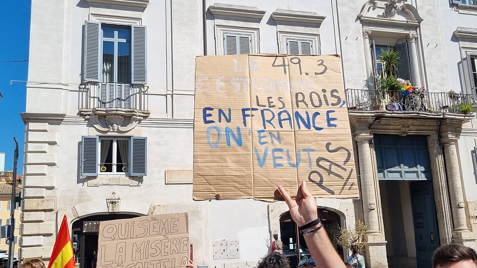 Sit in davanti all'ambasciata di Francia a Roma - foto Usb Italia