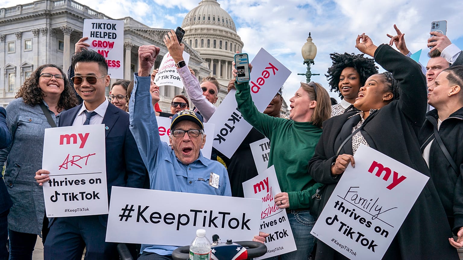 TikTok-Content Creator vor dem US-Kongress: Sie fordern, Datenschutz zu verschärfen statt die Plattform zu verbieten. Washington, 22.03.2023