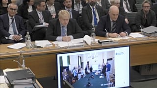 Eski Başbakan Boris Johnson Covid-19 salgını sırasında katıldığı kutlamalar konusunda parlamentoda savunmasını yaparken