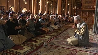 المسلمون في كشمير يؤدون 