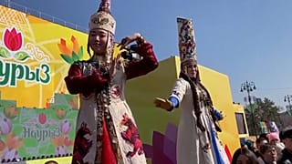 جشن‌های خیابانی نوروزی در آلماتی 