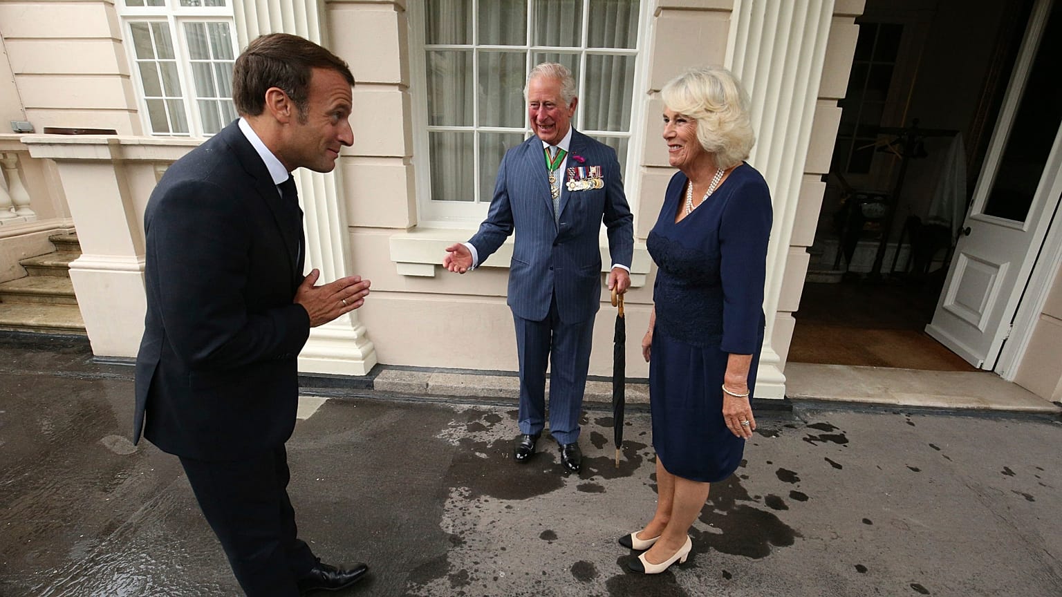 Fransa Cumhurbaşkanı Emmanuel Macron'un Londra'da karşılanması