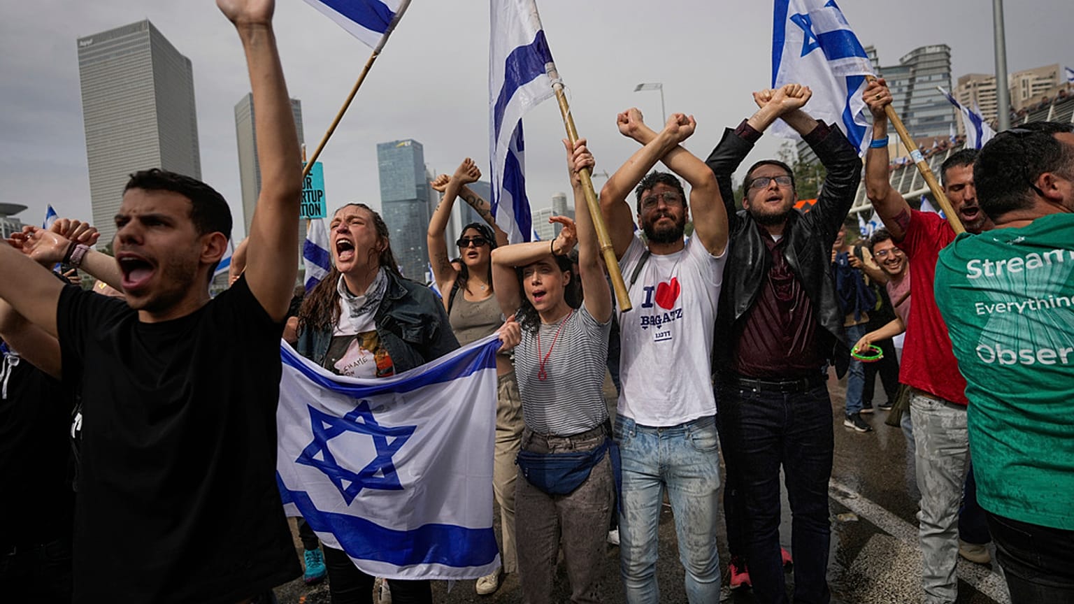 Una protesta contro la riforma voluta dal premier israeliano Netanyahu