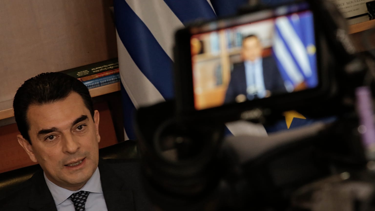 Ο υπουργός Περιβάλλοντος και Ενέργειας Κώστας Σκρέκας ανακοινώνει τις τιμές των κρατικών επιδοτήσεων ηλεκτρικού ρεύματος για το μήνα Απρίλιο