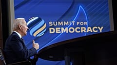 Az amerikai elnök az első demokráciacsúcson, 2021 decemberében