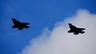 F-35-ös vadászrepülőgépek a dániai Skrydstrup légibázison, 2023. március 10-én