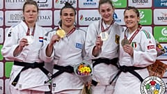 Die Medaillengewinnerinnen des zweiten Tages bei Grand slam in Tiflis