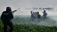 Eskalation der Gewalt bei Wasser-Protesten in Frankreich