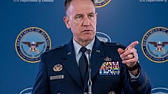 A Pentagon szóvivője egy sajtótájékoztatón