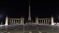 A Hősök tere, díszkivilágítás nélkül