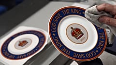 De la porcelaine royale pour le couronnement de Charles III