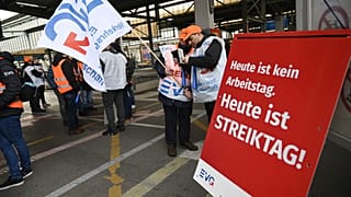 Streikposten am Stuttgarter Hauptbahnhof