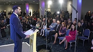 Humza Yousaf pártja rendezvényén, Edinburgh-ban