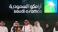في 11 ديسمبر 2019، إحتفل المسؤولون التنفيذيون في شركة النفط السعودية المملوكة للدولة أرامكو بالظهور الأول لأرامكو للاكتتاب العام في سوق الأوراق المالية في الرياض.