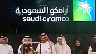 في 11 ديسمبر 2019، إحتفل المسؤولون التنفيذيون في شركة النفط السعودية المملوكة للدولة أرامكو بالظهور الأول لأرامكو للاكتتاب العام في سوق الأوراق المالية في الرياض.