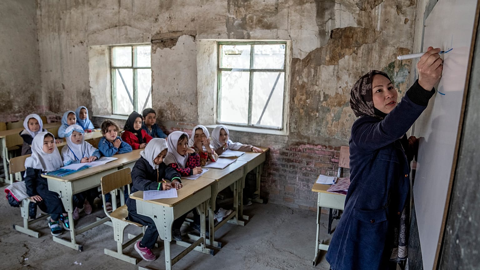 صورة أرشيفية لمدرسة للطالبات في أفغانستان