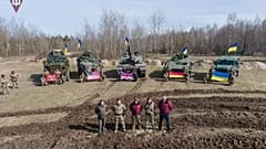 Ukrayna'ya ilk tanklar teslim edildi