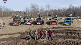 Ukrayna'ya ilk tanklar teslim edildi