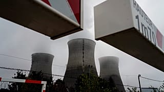La energía nuclear se considera un recurso bajo en carbono pero no renovable