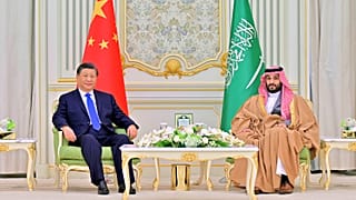 صورة أرشيفية لشي جينبينغ وبن سلمان