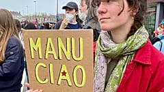 The best placards seen during the French pension protests