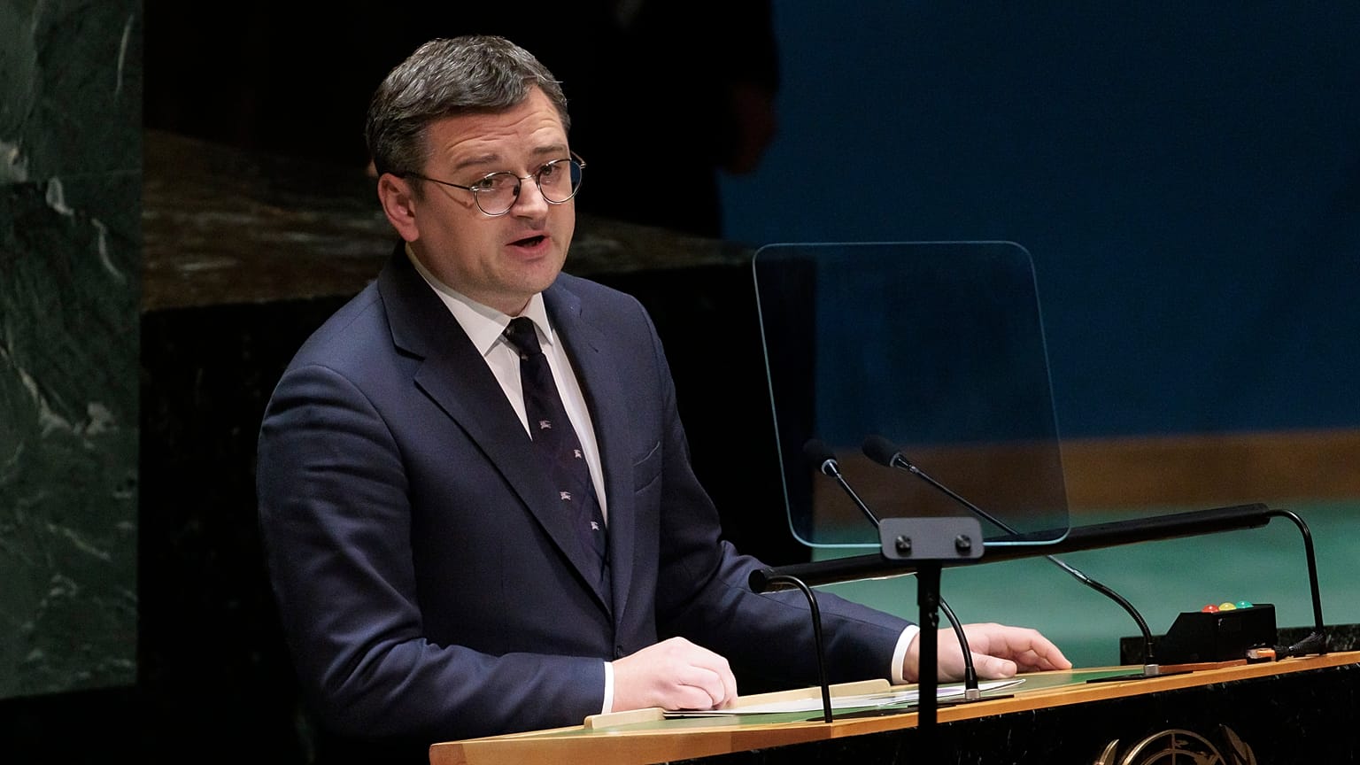 Dmitro Kuleba ukrán külügyminiszter az ENSZ Közgyűlésének rendkívüli ülésén New York-ban 2023.02.22-én – képünk illusztráció 