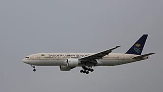 طائرة سعودية