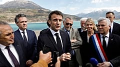 Emmanuel Macron in Sainte-Savine-Le-Lac am 30. März 2023