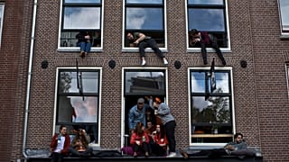 Ámsterdam lanza una campaña contra el turismo de borrachera.