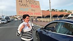 "Мёртвый день" во французских портах устроили рыбаки, протестуя против всё новых ограничений, 30 марта 2023 г.
