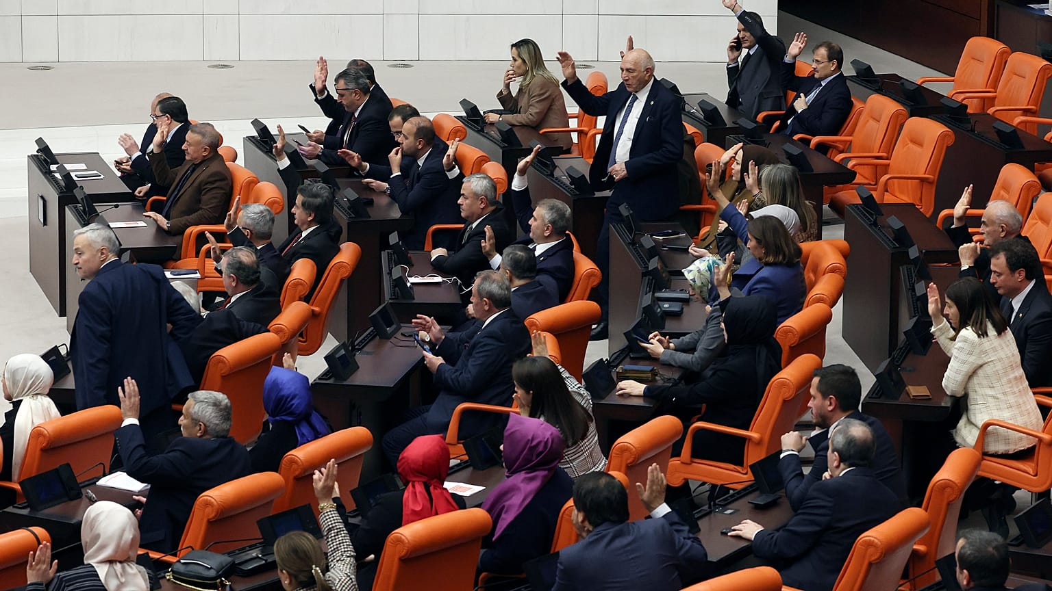 "За" единогласно: парламент Турции одобрил вступление Финляндии в НАТО, Анкара, 30 марта 2023 г.