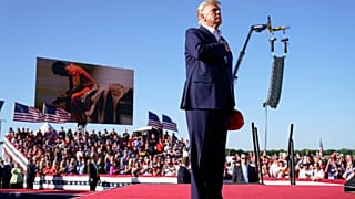 دونالد ترامب خلال مهرجان انتخابي