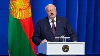 n esta foto facilitada por el Servicio de Prensa Presidencial de Bielorrusia, el Presidente bielorruso Alexander Lukashenko pronuncia un discurso sobre el estado de la nación
