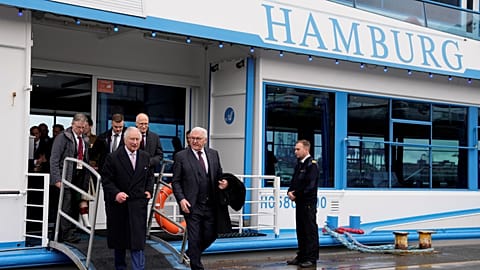 Auch die obligatorische Hafenrundfahrt stand auf dem königlichen Hamburg-Programm