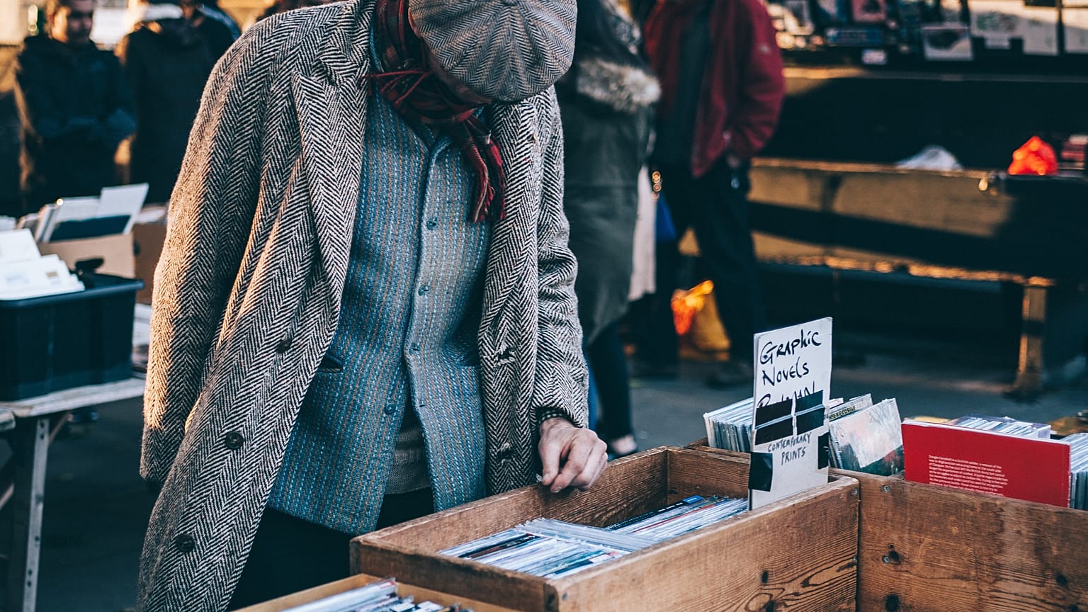 La visite d'un marché aux puces donne un aperçu de la culture locale.  