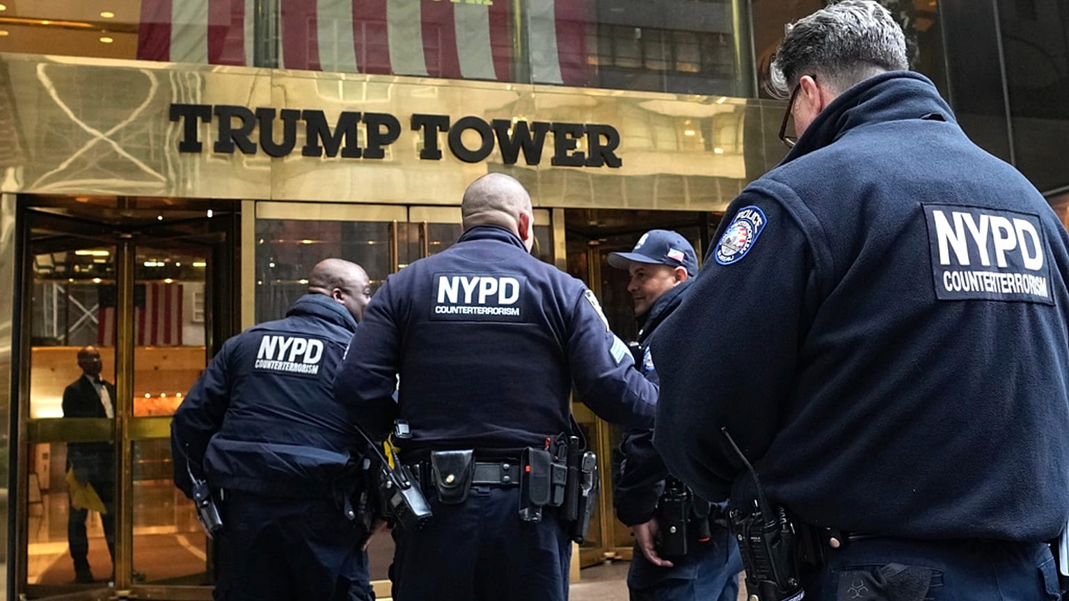 Trump'ın jüri tarafından suçlanmasının ardından New York'ta güvenlik önlemleri artırıldı