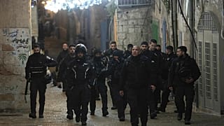 دورية للشرطة الإسرائلية في البلدة القديمة عقب حادثة إطلاق النار