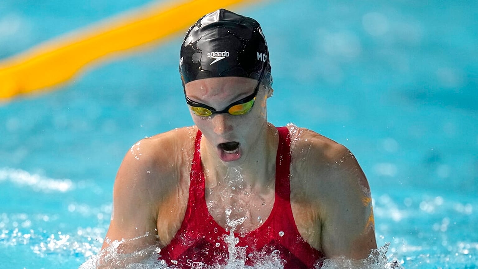 Summer McIntosh a női 400 méteres vegyesúszásban versenyez a nemzetközösségi játékokon a birminghami Sandwell Aquatics Centerben, 2022. július 29-én – képünk illusztráció