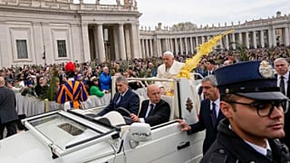 Tagelang war die katholische Welt ob seines Gesundheitszustandes in Sorge um Papst Franziskus