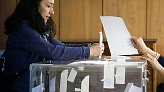 Болгары голосуют на выборах в Народное собрание страны, уже в пятый раз с 2021 года.