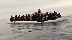 92 Migranten wurden vor der libyschen Küste gerettet, das teilte die Hilfsorganisation SOS Mediterranee mit.