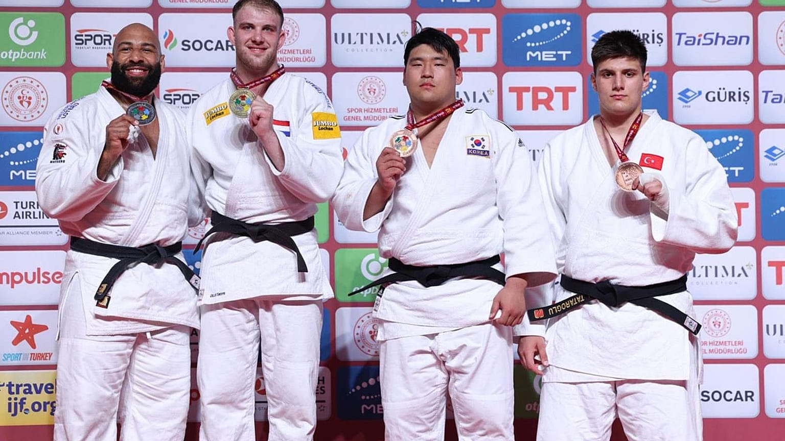 1. MEYER Roy (NED) 2. SNIPPE Jelle (NED) 3. SONG Woohyeok (KOR) 3. TATAROGLU Ibrahim (TUR). Left to Right.