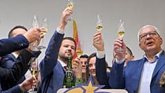 Jakov Milatovic célèbre sa victoire à l'élection présidentielle au Monténégro.