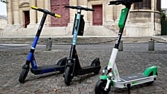 A Paris, trois opérateurs se partagent le marché des trottinettes en "free-floating", Dott, Tier et Lime 