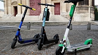 A népszavazás eredménye értelmében ilyen rollerek már nem lesznek bérelhetők Párizsban.