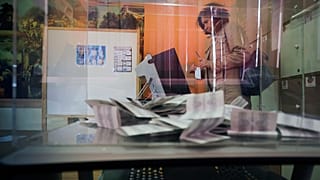 Une Bulgare dans un bureau de vote (03/04/23)