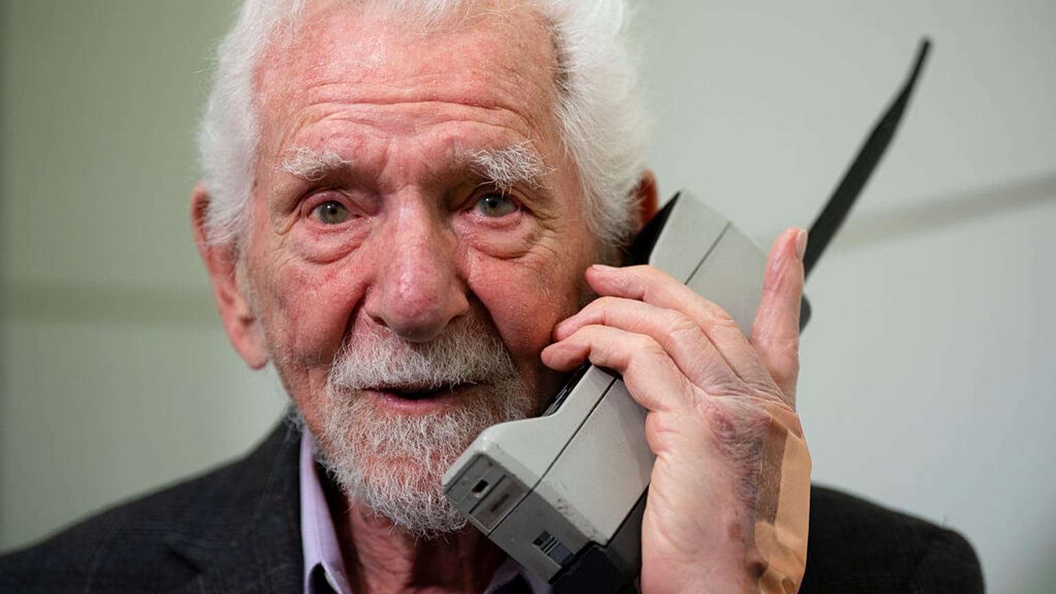 Marty Cooper, the inventor of first commercial mobile phone