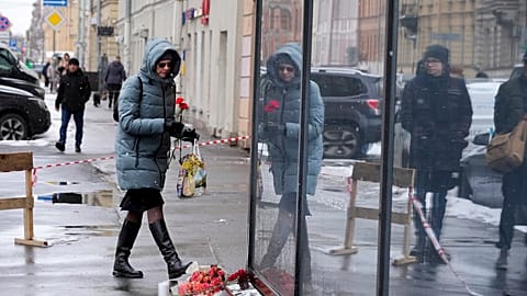 Blumen vor dem Café in St Petersburg