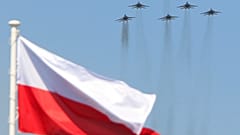 Lengyel MiG-29-esek egy varsói katonai parádén 2015-ben